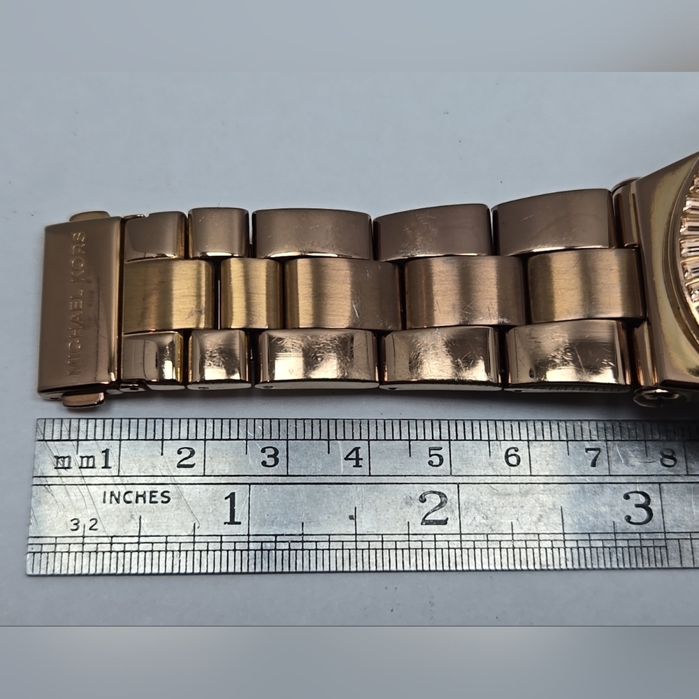 Michael Kors Dylan Rose Gold Chronograph Date Watch Baguette MK New Battery - Picture 9 of 10